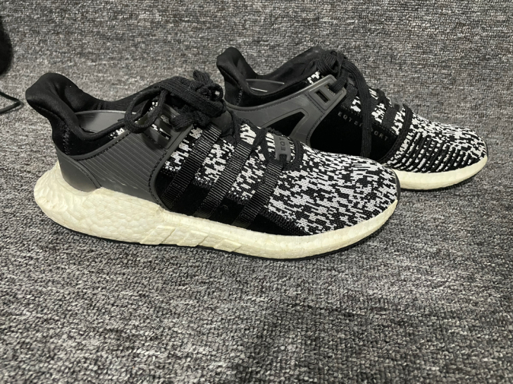 正品二手阿迪达斯品牌休闲运动鞋 43码 8...