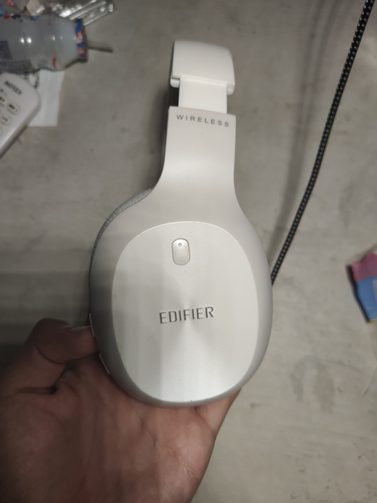 漫步者W800BT 白色 包装在，成色89...