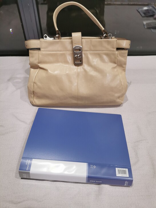 Elle品牌，手提包，A4纸可放，分层多，...