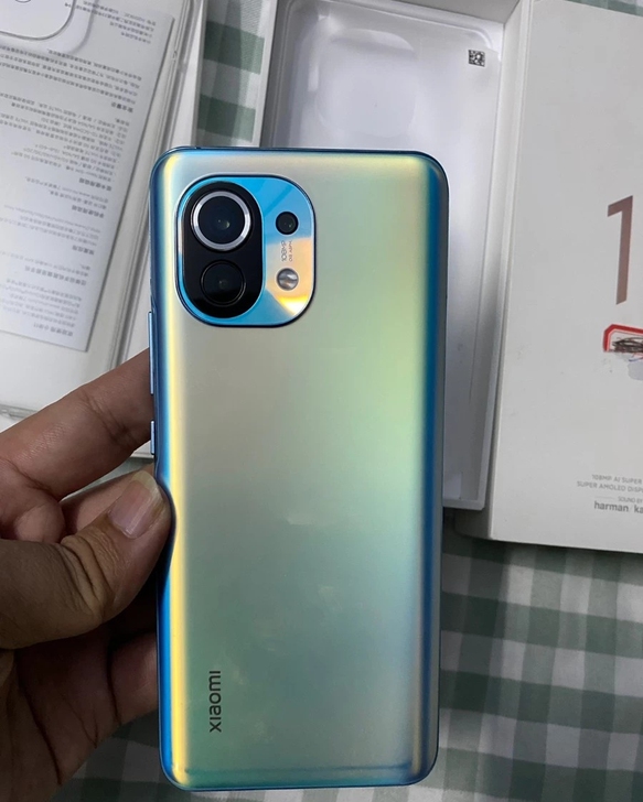 小米11的12+256无锁，全套包装都有，...