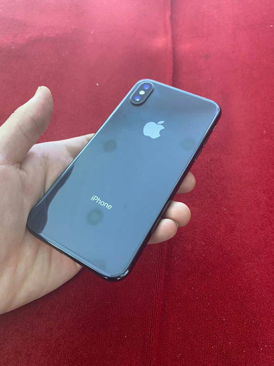 自用 iPhone x 。原装机器，苹果x...