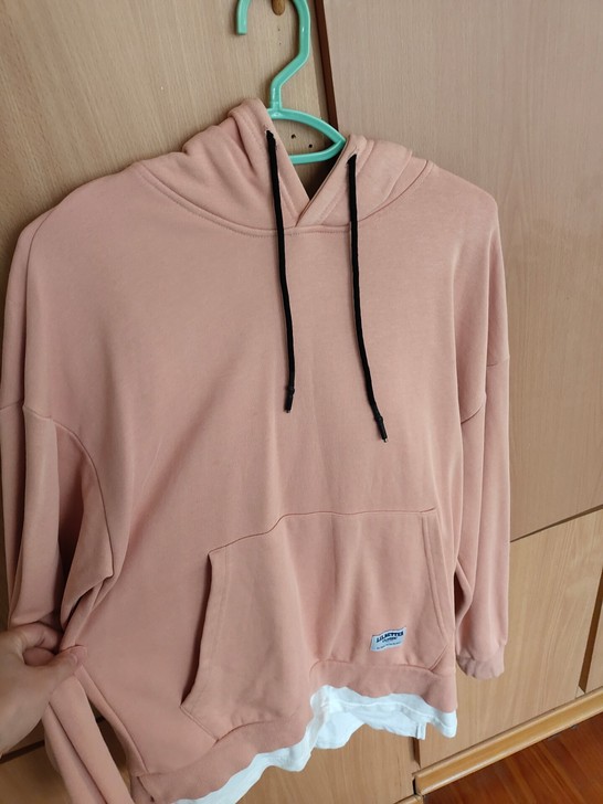 粉色卫衣，L码，假两件风格，带下摆，时尚单...