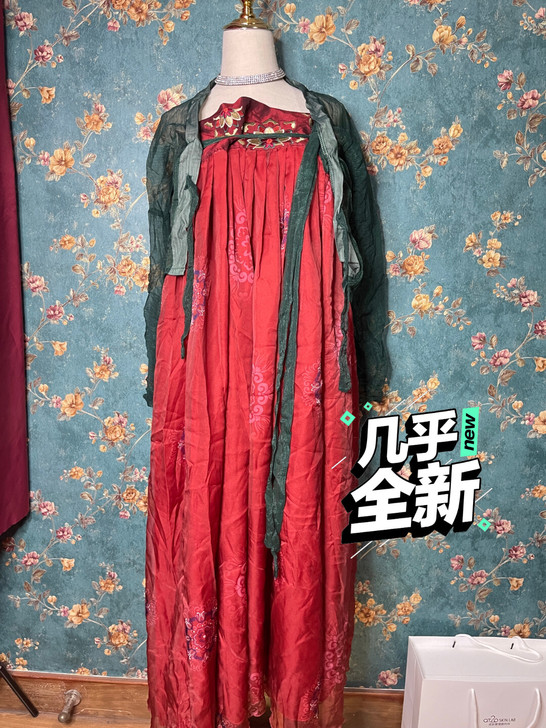 汉服隋唐绣花