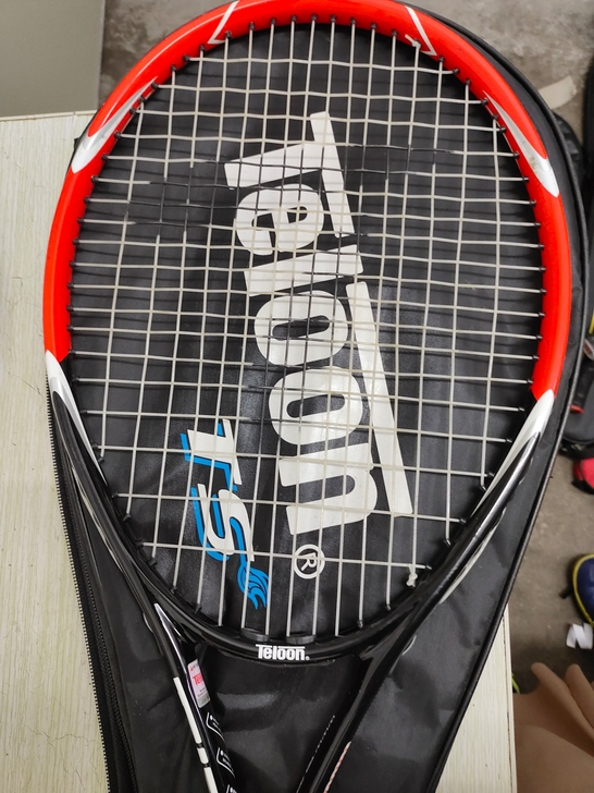 九成新的天龙网球拍55元一个，包邮.......