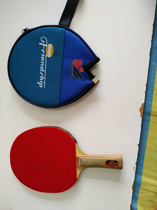 友谊乒乓球拍，成色如图，品相自定，实物拍摄...