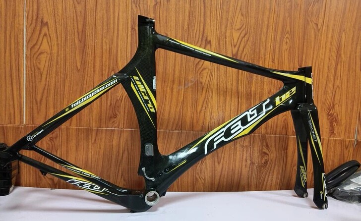 FELT碳纤维场地TT铁三车架