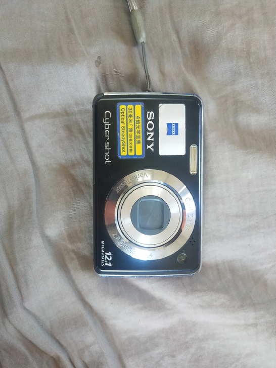 索尼DSC-W220数码相机,送一个2g内...