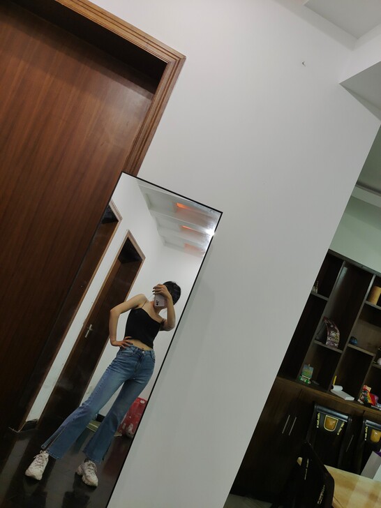 全新直筒高腰牛仔裤百搭休闲设计裤腿开叉，2...