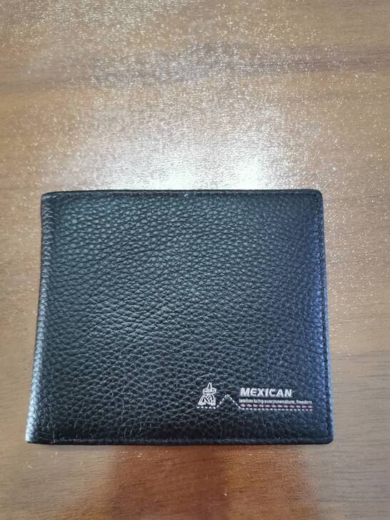 稻草人钱包  全新未拆封  亏本清仓  无...