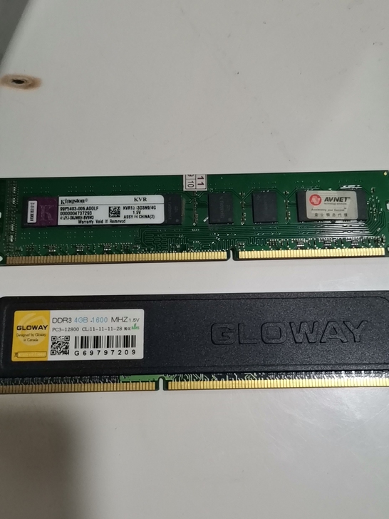 电脑升级了，两根内存条闲置，4g的都是品牌...