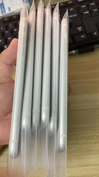 久等了的稀有颜色!白色iPhoneXr纯无...