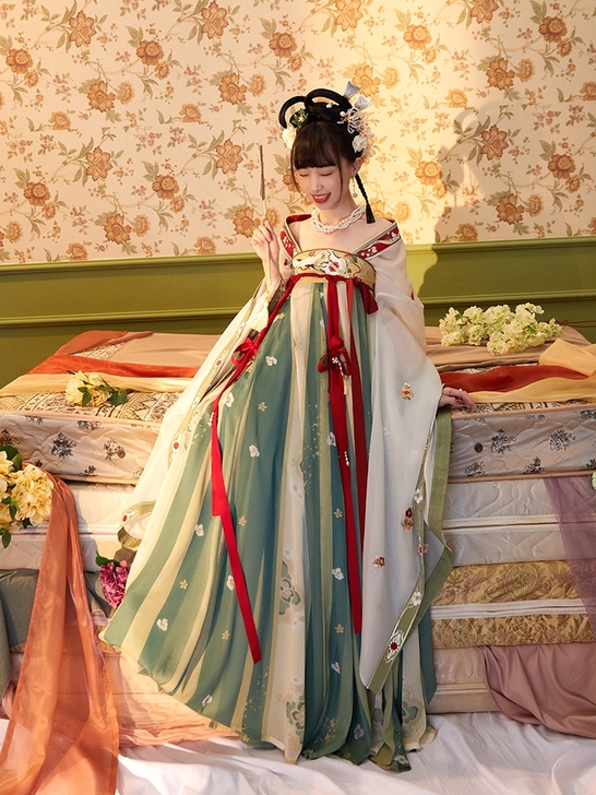 【十三余 小豆蔻儿】[兮光美人]正的