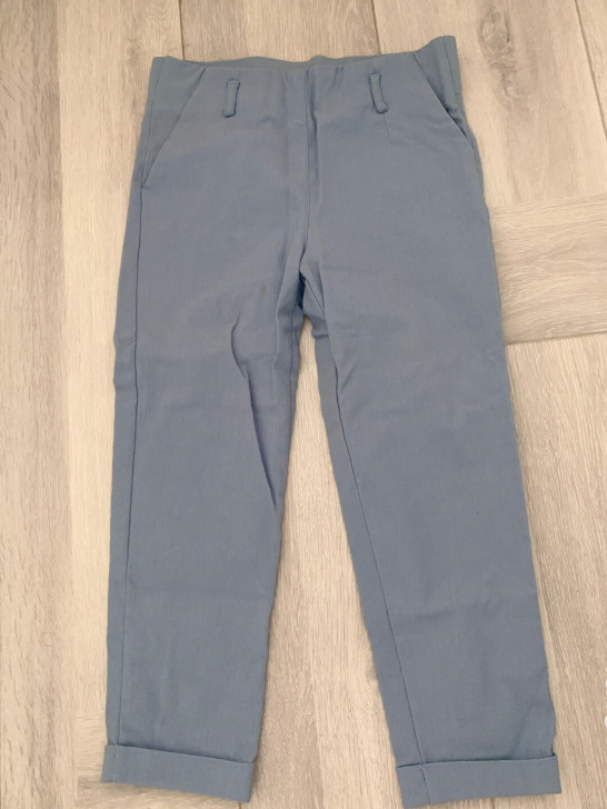 灰蓝色休闲裤子，颜色很洋气，图片有点发灰，...