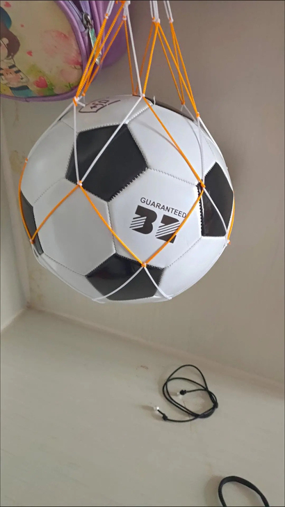 闲置足球转让全新，19.9包邮价格5号足球...