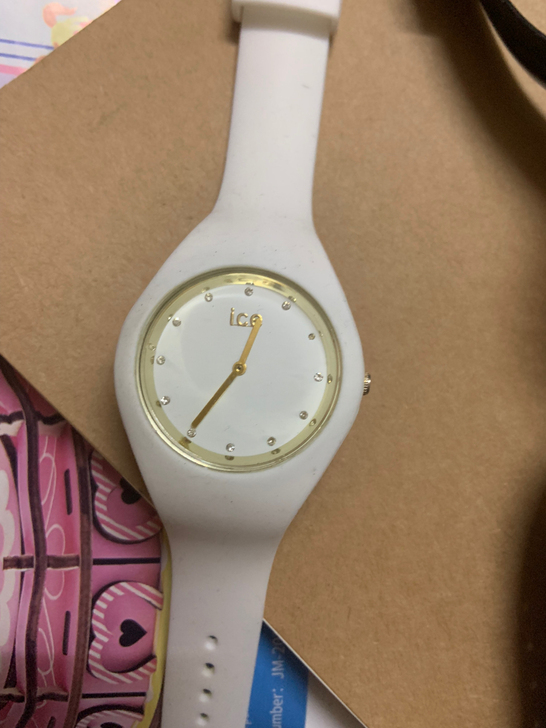 两只手表要的35.9包邮一只19.9