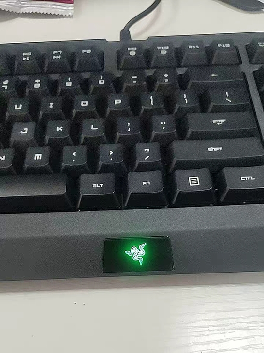 雷蛇键盘鼠标分开一套都可以自用两个月，不包...