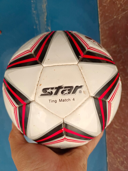 二手 世达 四号 手缝 粗线 足球