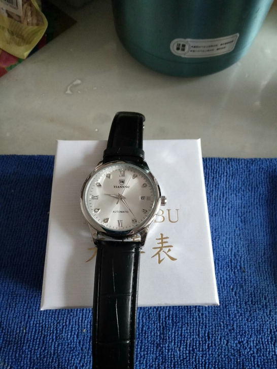 全自动机械手表剩下9个全新的原价2800防...