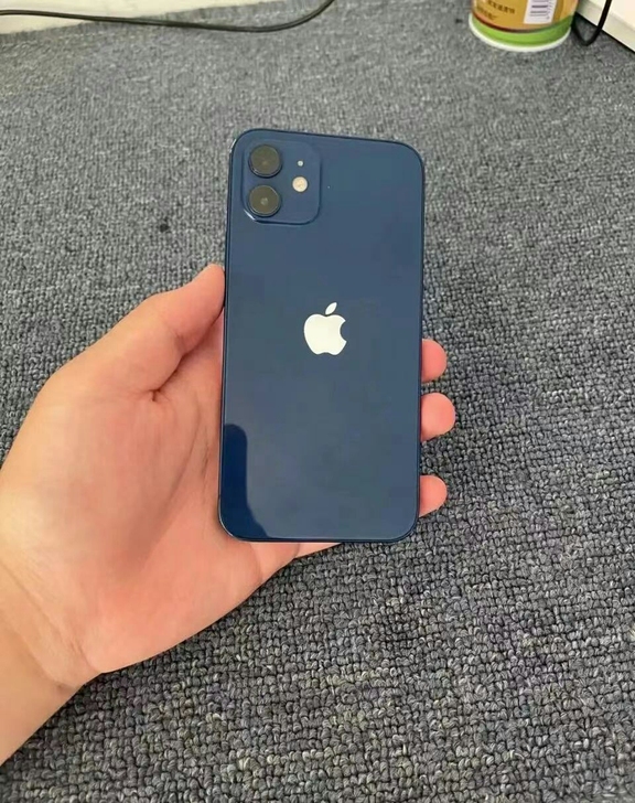 99新苹果12 128G黑色，国行，换了华...