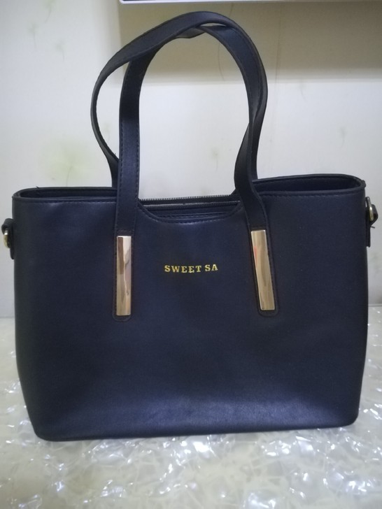 女士包包，九成新，黑色，本店满50元包邮，...