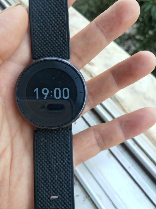 华为荣耀S1智能手表，可测睡眠心率等功能。...