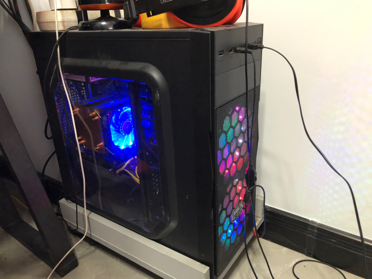 99新台式机电脑服务器，带19寸显示器，带鼠标键盘，详细配置