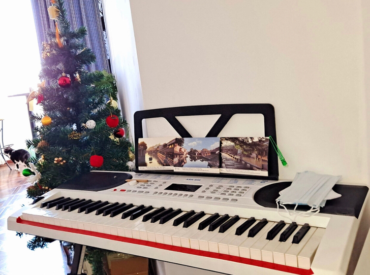 电子琴 可调音色特效节拍器 可插耳机 防扰民