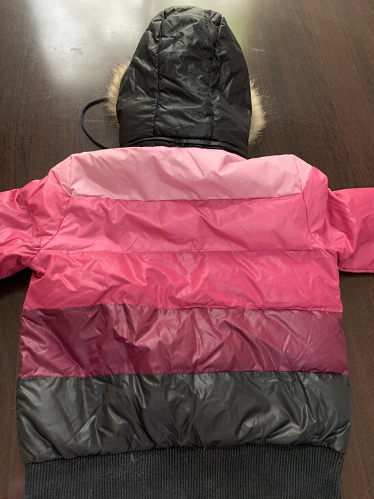 九五成新，美特斯邦威羽绒服一件洗一次穿了两...