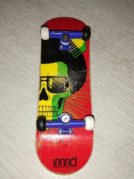 手指滑板西班牙nmd手指滑板