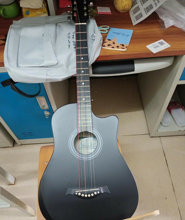 吉他，没有碰过，买了在家一直放着，  全新...