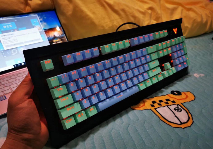 包邮   雷柏光轴机械键盘 V750 电脑...