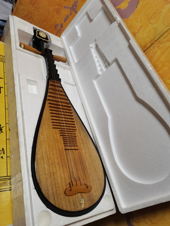 敦煌琵琶，型号594，品相如图成色漂亮，位...