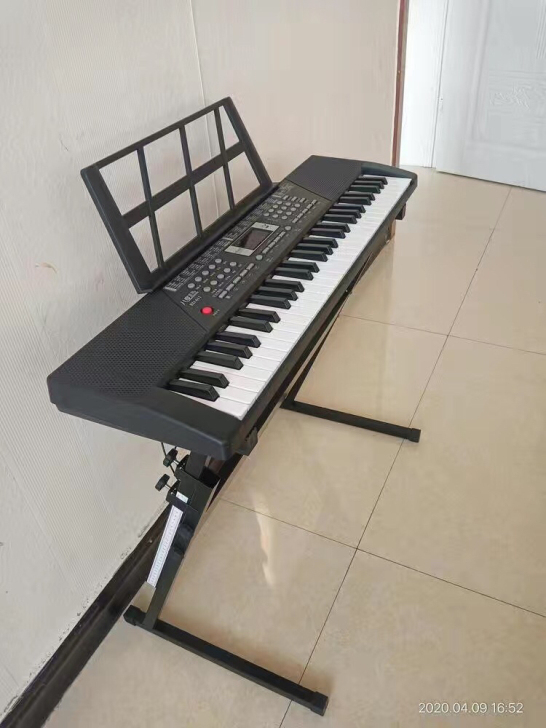 低价包邮转让！！61键幼师多功能电子琴初学...