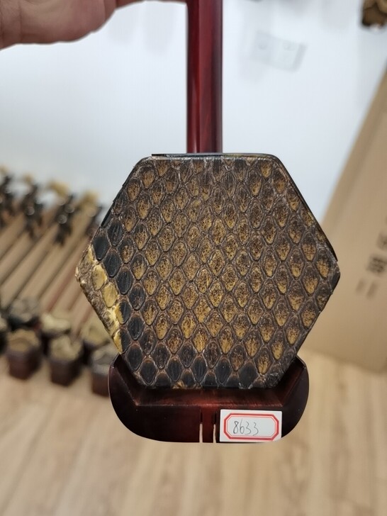 小叶紫檀二胡，有维修，可以正常使用，适合初...