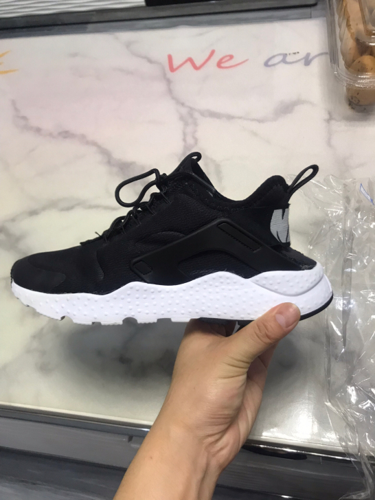 37.5码nike air系列，啥型号忘记...