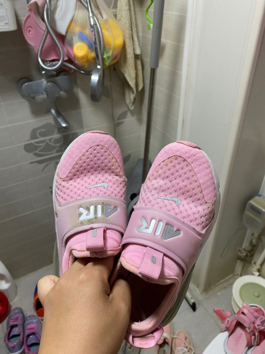 nike气垫鞋，适合脚长18.5cm，有损...