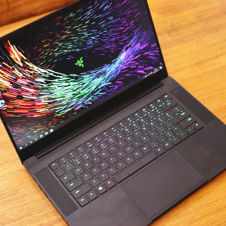 雷蛇灵刃15标准版256+1t充新i7独显...