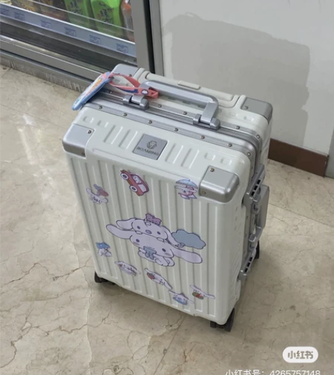 全新原包装漫游旅行箱高品质密码箱静音万向轮...