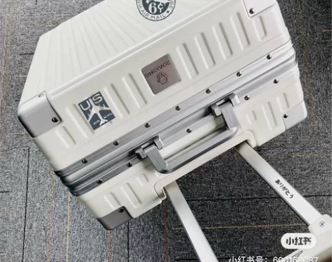 漫游拉杆箱，PC铝框箱，微瑕，白色26寸，...
