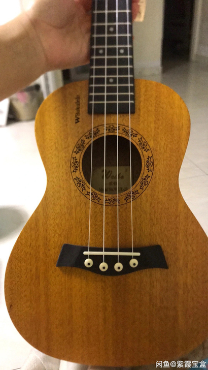 闲置低价处理，全新出尤克里里23寸送配件齐...