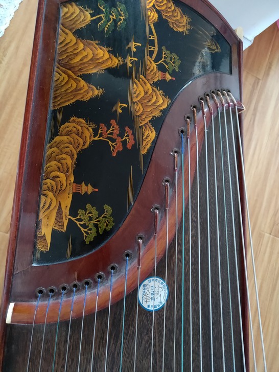 古筝九成新3899买的，孩子不学了1000...