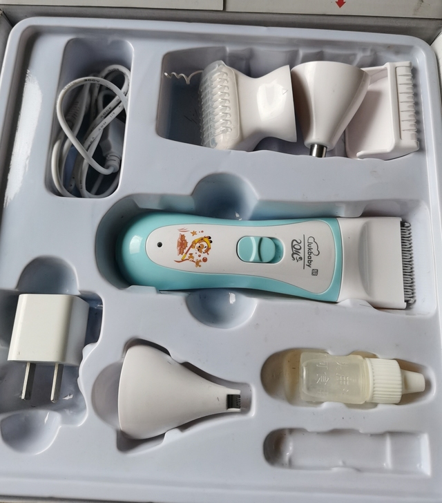 理发器，买来用了两次，宝宝不配合所以闲置，...