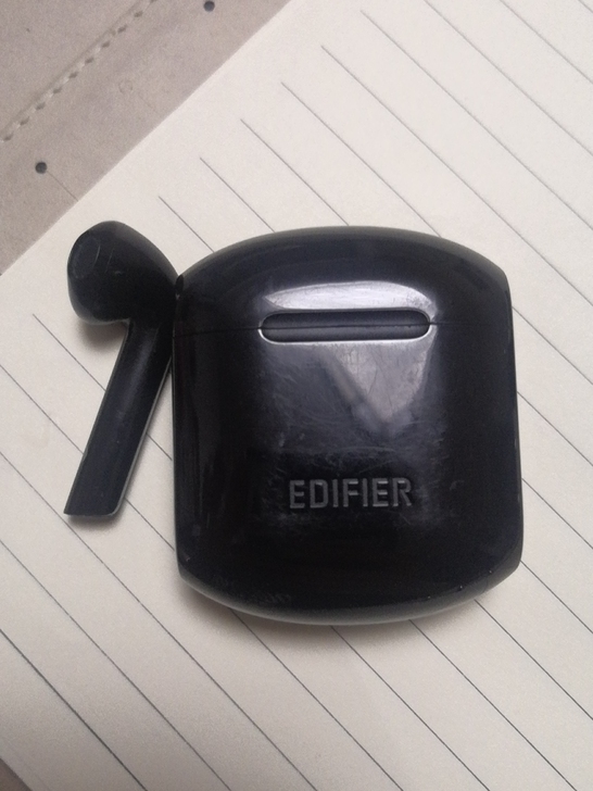 漫步者蓝牙耳机，右耳丢了。只剩下充电仓和左...