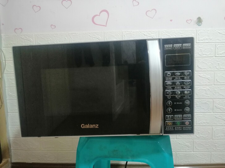 微波炉。光波微波炉。功能正常。用的次数不多...