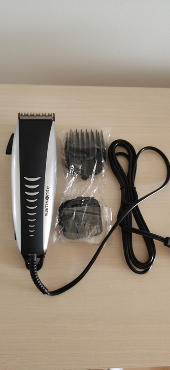 新秀丽理发器 电推剪 就是卖旅行箱的那个新...