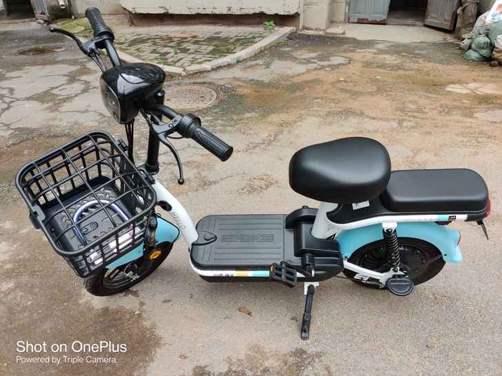 哈啰电动车，京东1399购入，用了大概一个...