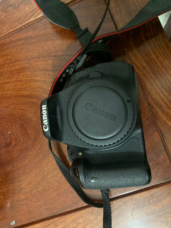 佳能600D,没有包,单买机身1200,1...