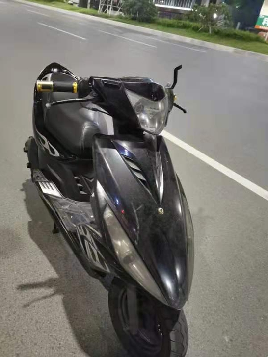 鬼火  车在古镇