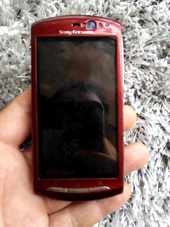 索尼MT15i手机成色不错没电池，看好售出...