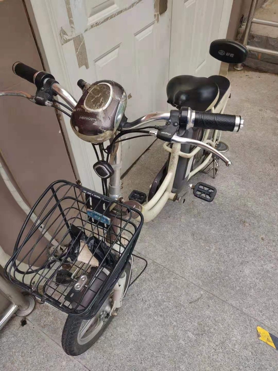 绿源电动车，大概8成新，古城自提，电池还可...